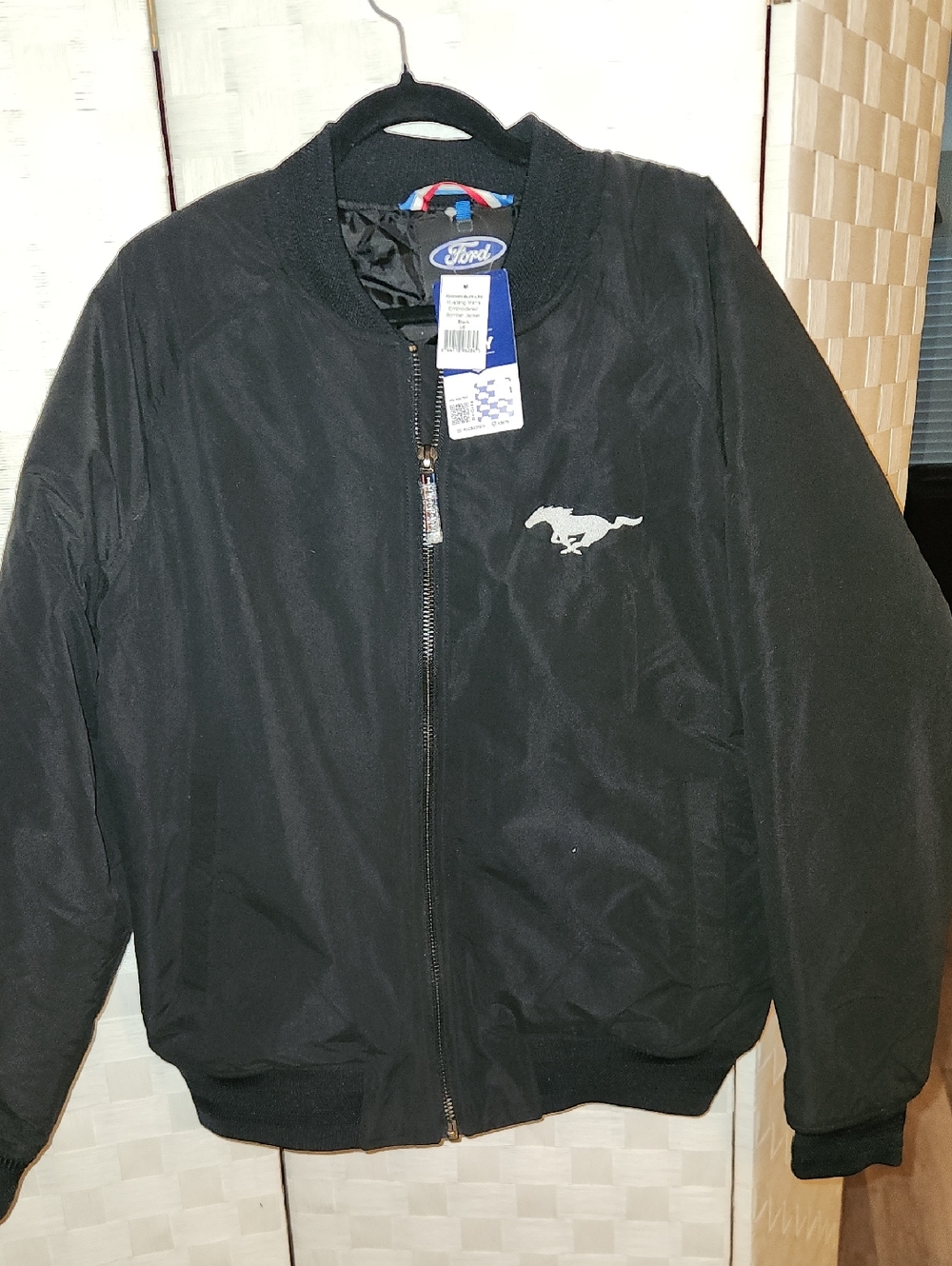 Ford Men’s Mustang Black Bomber Jacket with Embroidred Mustang Logo Sz L NWT